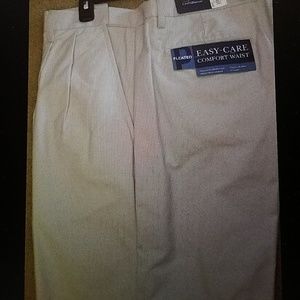 1 men Croft&Barrow Tan pleated shorts NWT